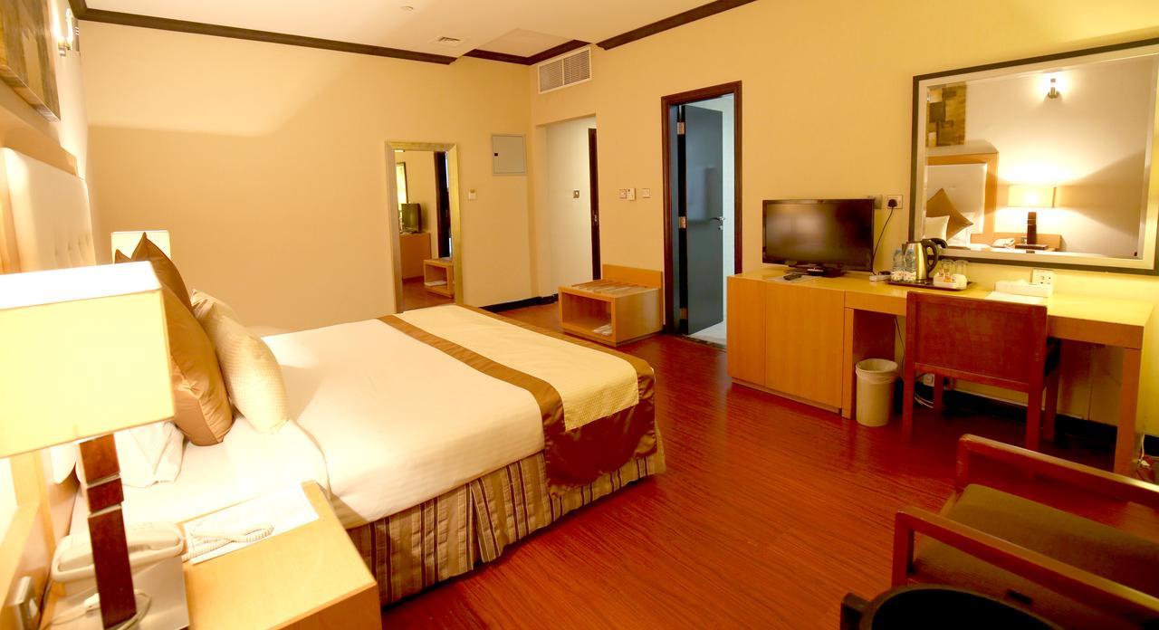 London Crown Hotel Dubai Bagian luar foto