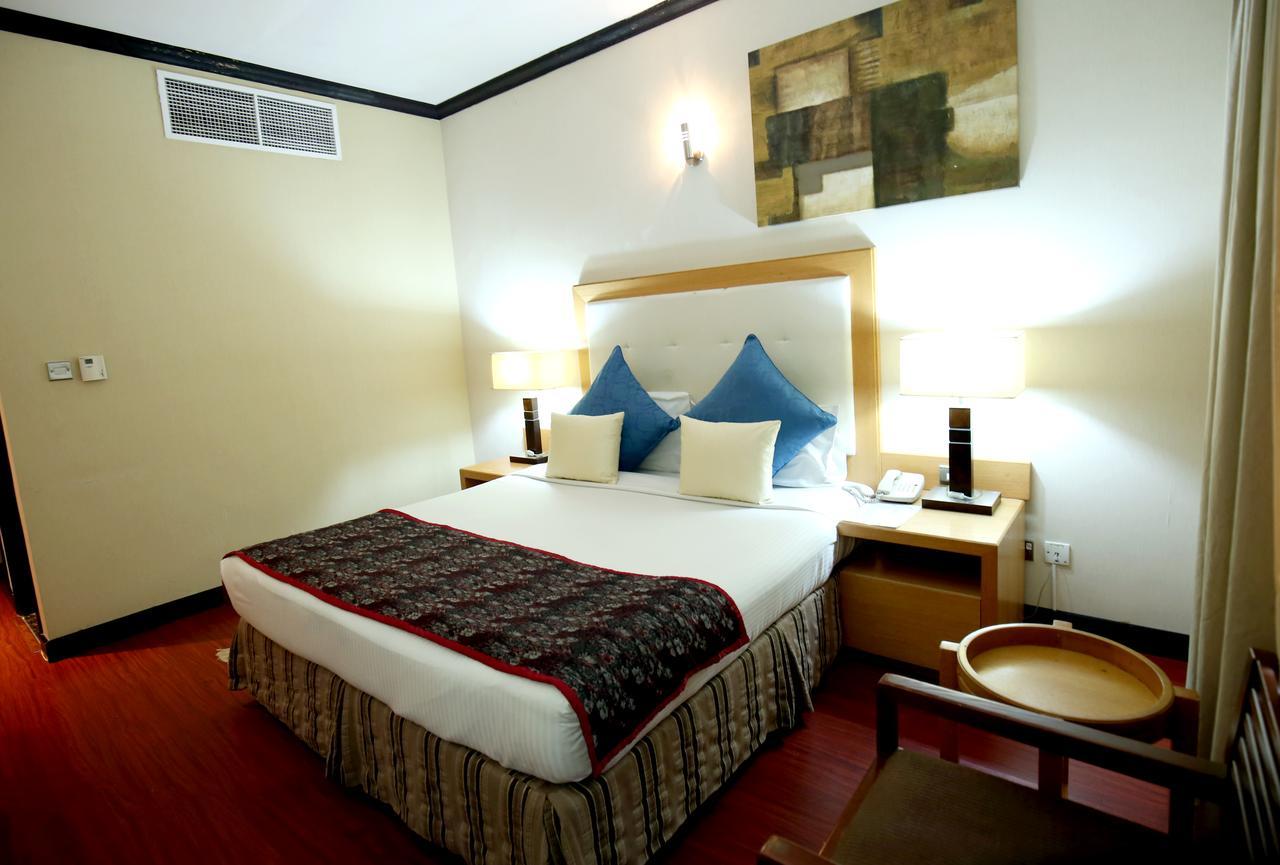 London Crown Hotel Dubai Bagian luar foto