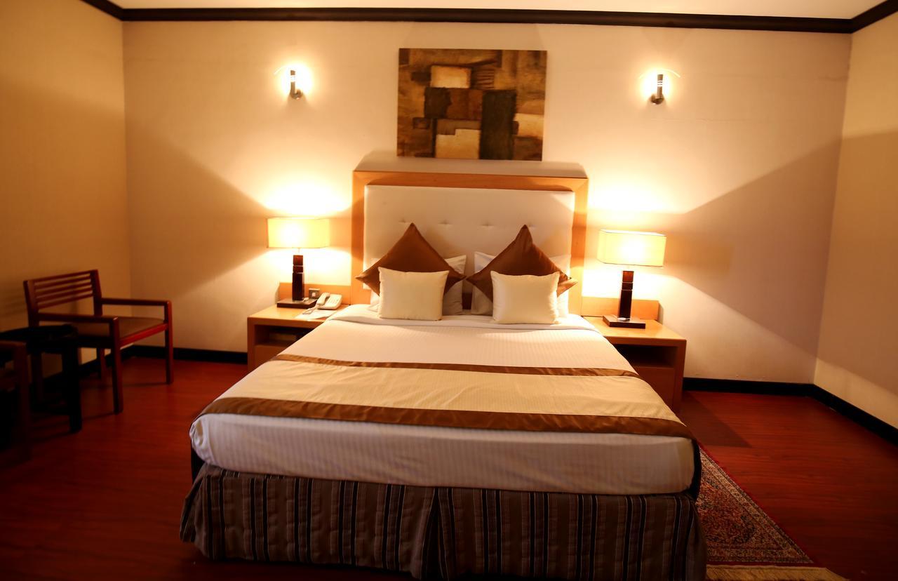 London Crown Hotel Dubai Bagian luar foto