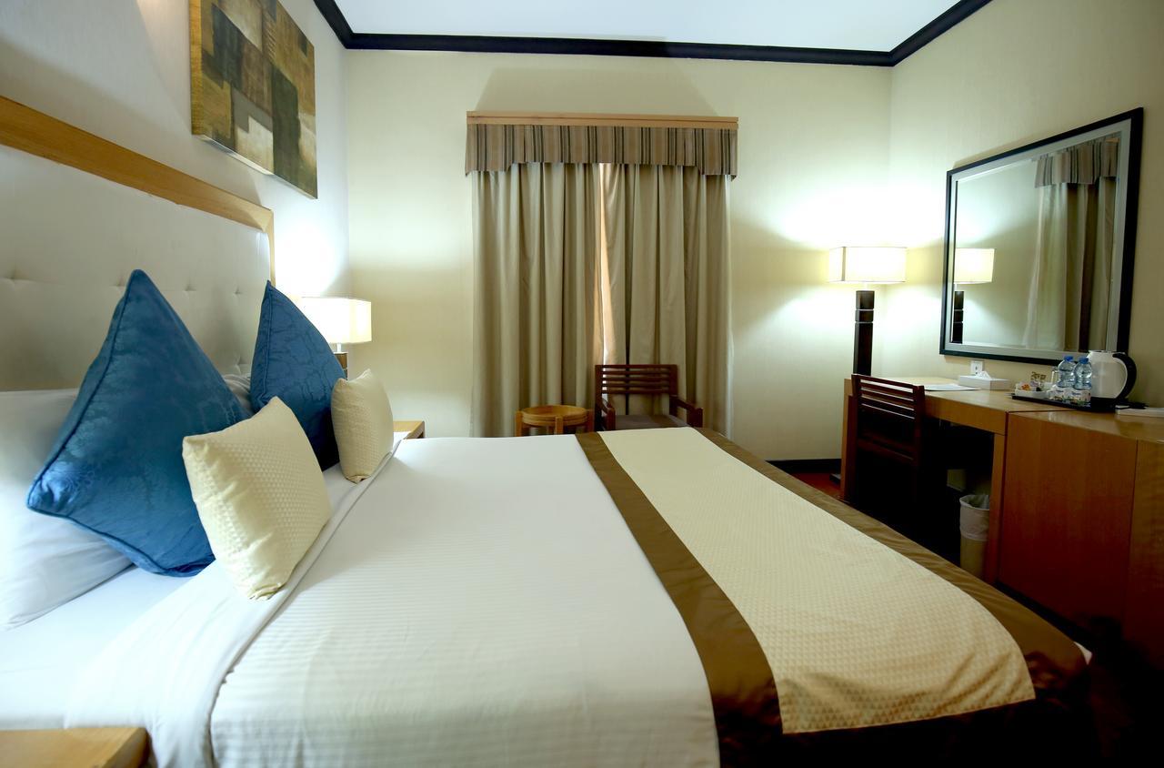 London Crown Hotel Dubai Bagian luar foto