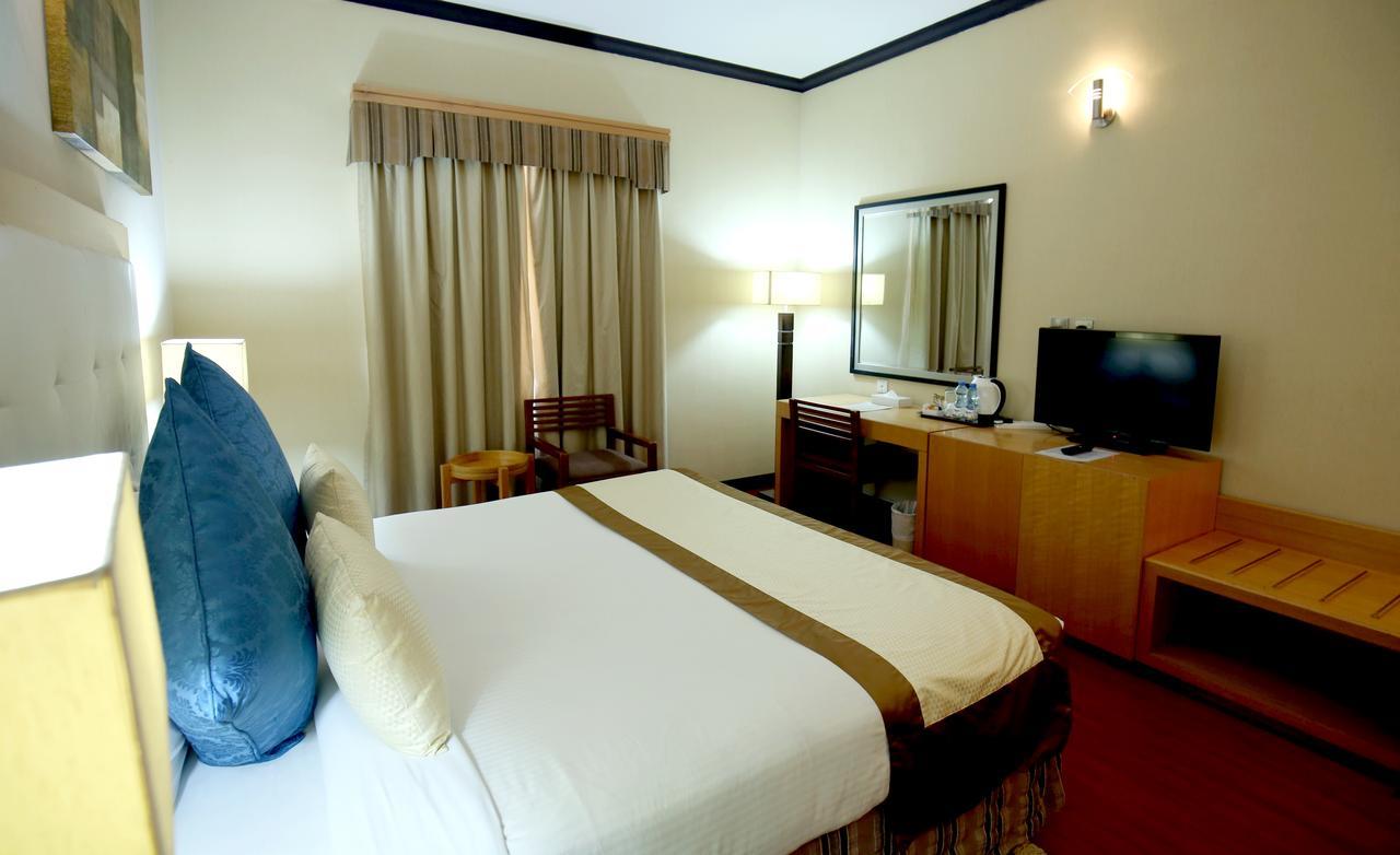 London Crown Hotel Dubai Bagian luar foto