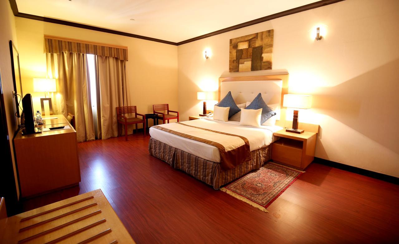 London Crown Hotel Dubai Bagian luar foto