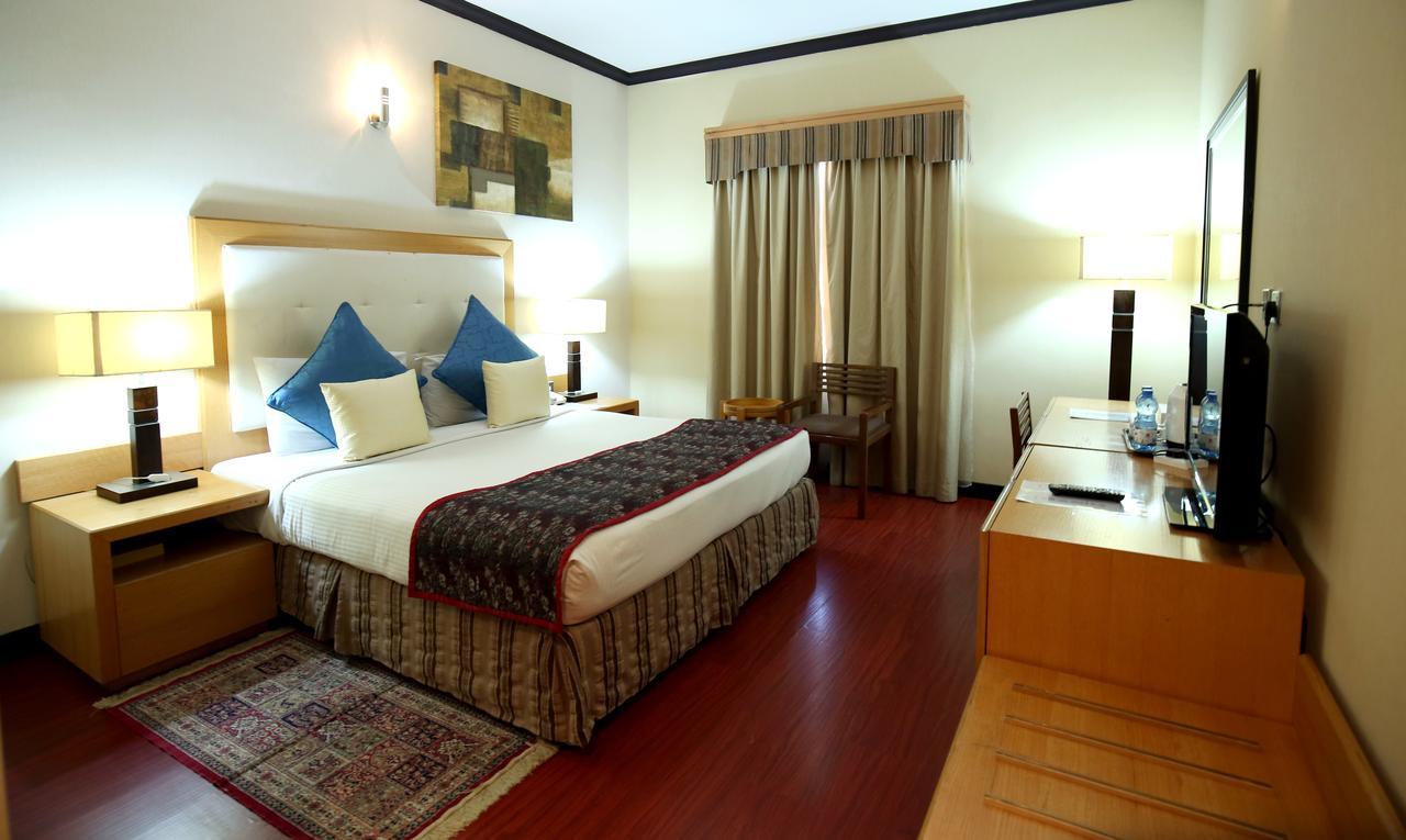 London Crown Hotel Dubai Bagian luar foto