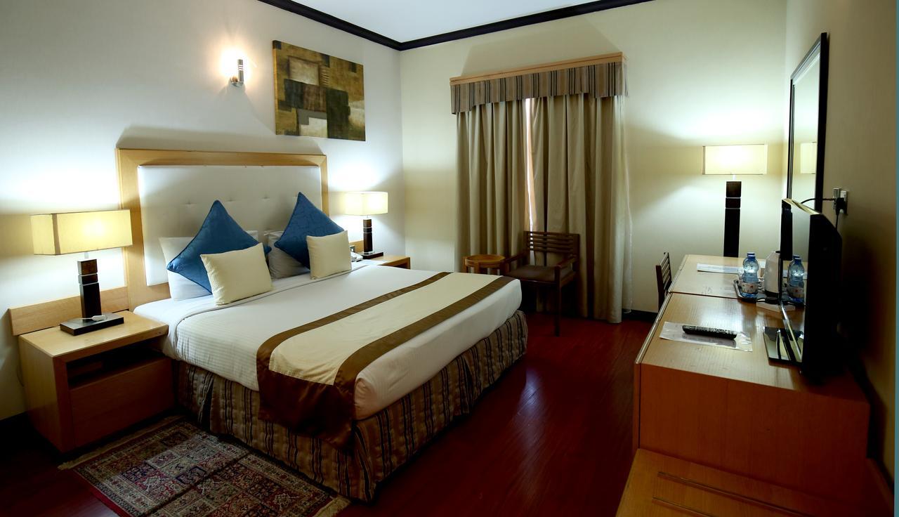 London Crown Hotel Dubai Bagian luar foto