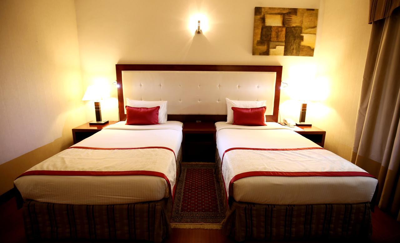 London Crown Hotel Dubai Bagian luar foto
